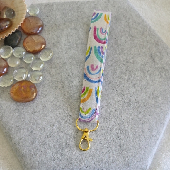 Multicolor Patterned Key Holder - Picture 3 of 3